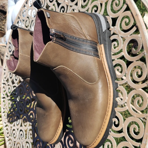 ON FOOT MEN'S ANKLE BOOT - Picture 1 of 8